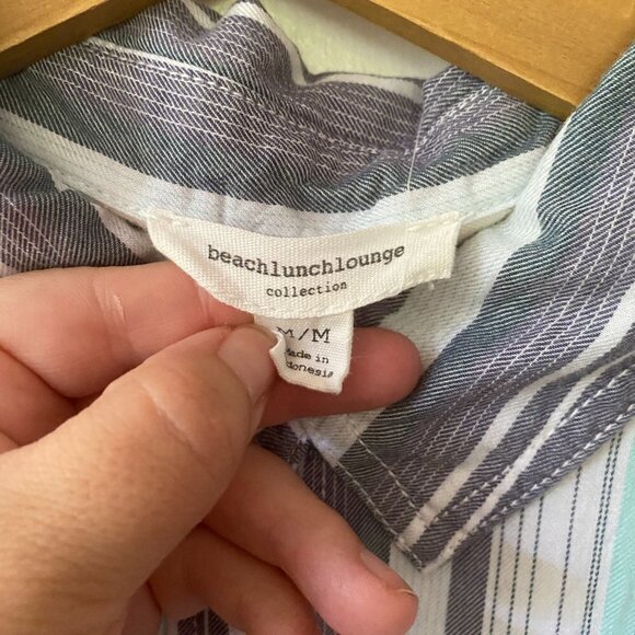 beachlunchlounge Button Front Blouse Striped Collared Women's Size Medium - Picture 3 of 5